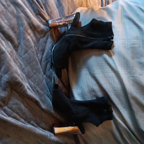 High heels - Picture 2 of 2